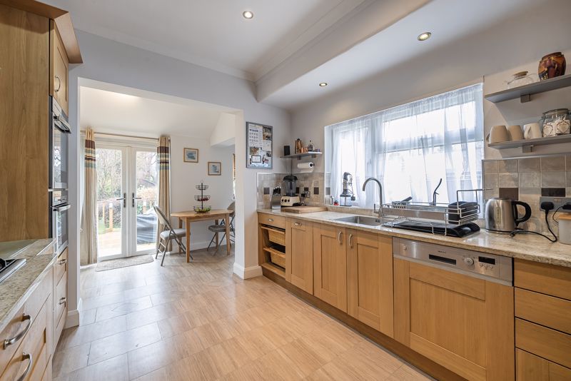 Kitchen- click for photo gallery